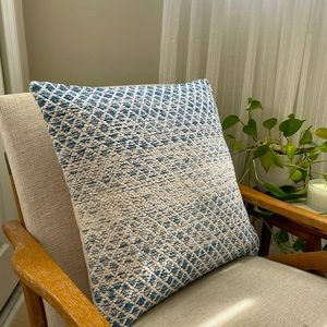 22x22 Blue & White Pillow